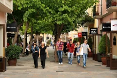 La Roca Village Transfers from Barcelona