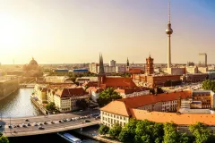 Berlin TV Tower: Premium Deluxe Admission Ticket + VR Odyssey + Drink
