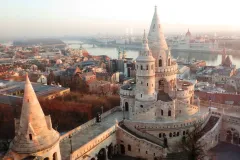 Budapest: Castle District Guided Tour + Sightseeing Bus Tour