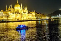 Budapest: Cocktail and Folklore Night Cruise