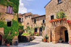 Civita di Bagnoregio, Montepulciano & Orvieto: Tour from Rome + Lunch & Wine