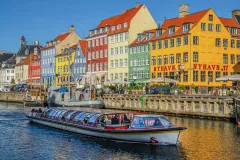 Copenhagen: 48-Hr Hop-on Hop-off Bus & Audio Guide + 1-Hr Canal Tour