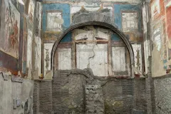 Ercolano: Roundtrip To/From Naples by Bus