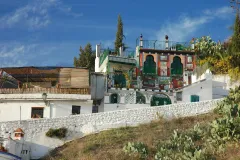 Granada: Guided Walking Tour of Albaicín and Sacromonte with Cathedral Visit