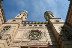 Great Synagogue + Jewish Quarter Walking Tour