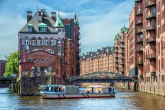 Hamburg: 2-Hour XXL Harbor Boat Tour