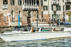 Marco Polo Airport: Private Water Taxi To/From Venice City Center