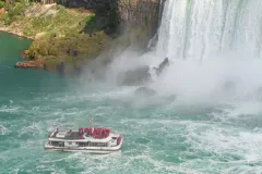Niagara Falls (CA): Boat Cruise + Guided Walking Tour