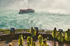 Niagara Falls (CA): Boat Cruise + Journey Behind the Falls Tour