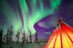 Northern Lights Rovaniemi: Wilderness Tour + Professional Camera