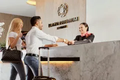 Plaza Premium Lounge Dubai: Entry Ticket