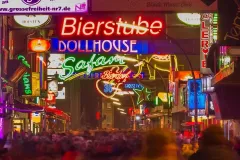 Reeperbahn Hamburg: Guided Tour with Drink