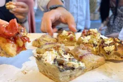 Rome: Trastevere Evening Food Stroll with Dinner and Wine
