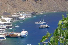 Santorini: Volcanic Islands Cruise with Hot Springs Visit