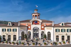 Serravalle Designer Outlet: Roundtrip Shuttle Transfer from Milan