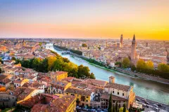 Verona, Sirmione & Lake Garda with Private Boat Cruise from Milan