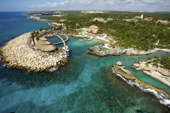 Xcaret Park: Fast Track Ticket + Transport